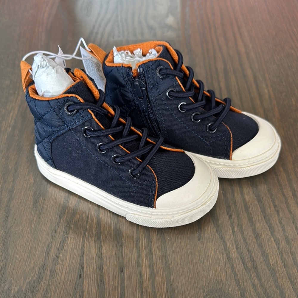 Old Navy Quilted High Top Sneakers Toddler 5T Navy Tan